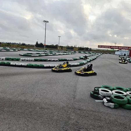 De Don Huberto, Locos Appartement