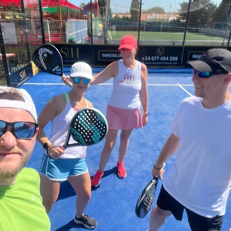 Appartement De Don Huberto, Locos