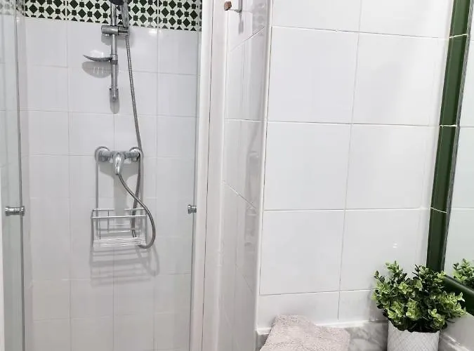 Appartement De Don Huberto, Locos *