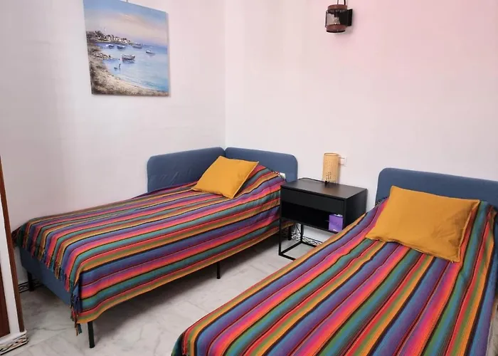 Appartement De Don Huberto, Locos *