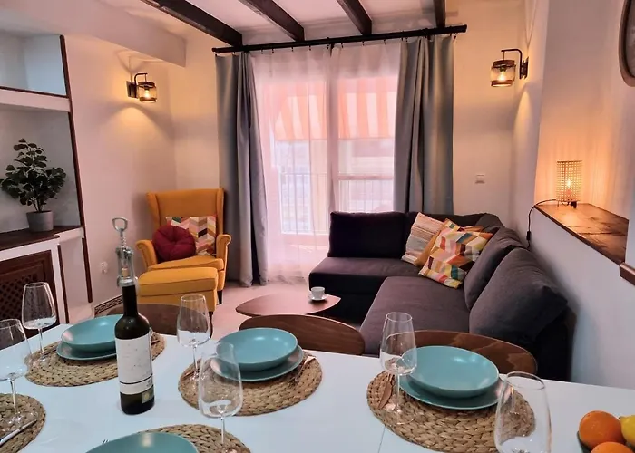 Appartement De Don Huberto, Locos