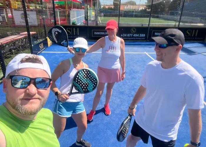 Appartement De Don Huberto, Locos