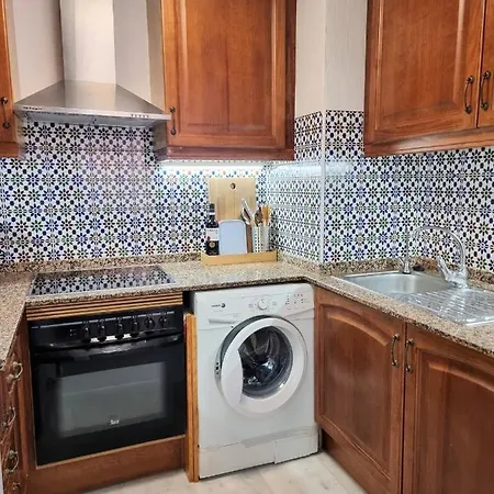 De Don Huberto, Locos Appartement *